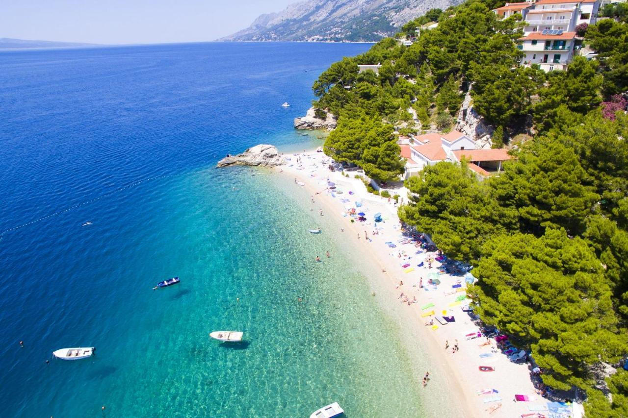 Apartments By The Sea Brela, Makarska - 11821 Exterior foto