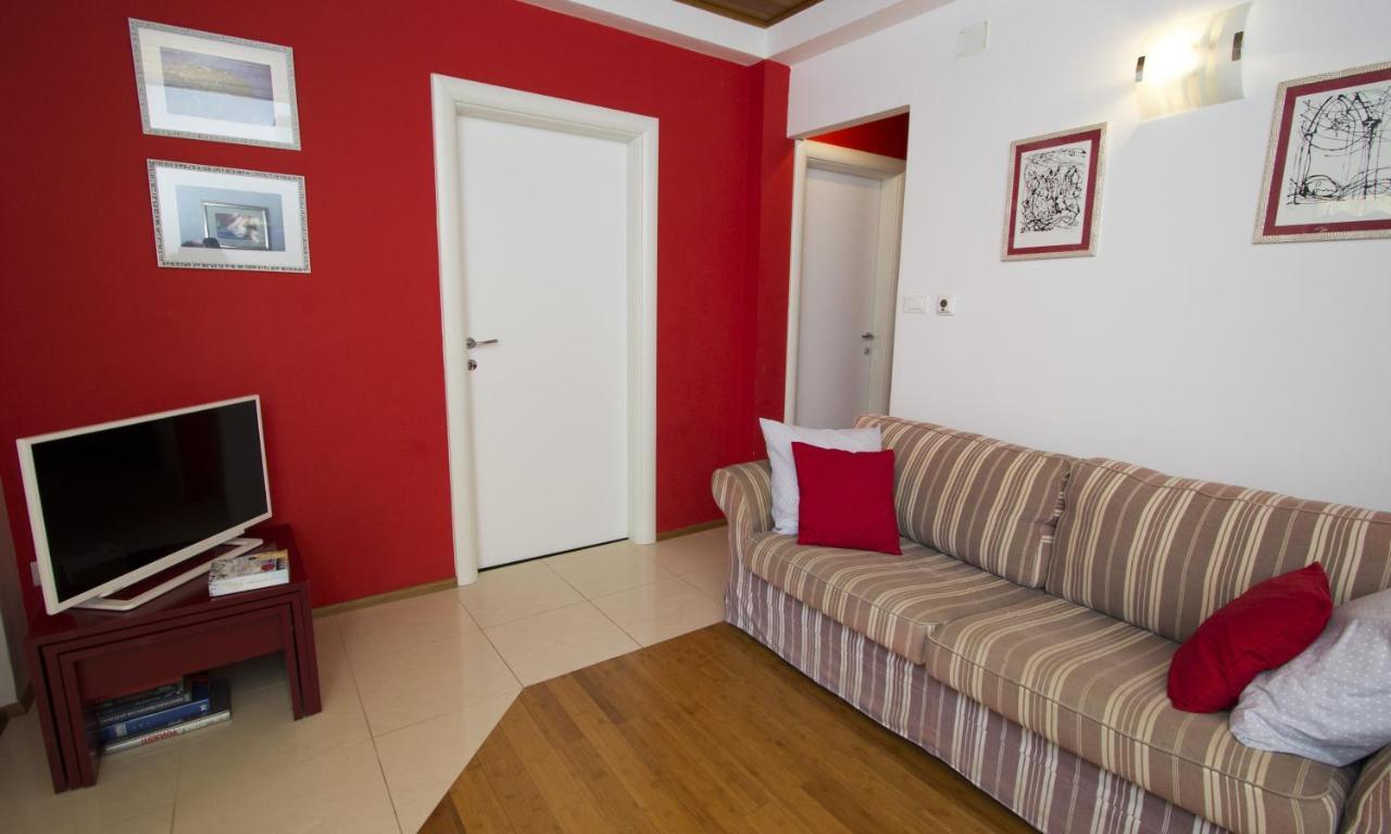 Apartments By The Sea Brela, Makarska - 11821 Exterior foto